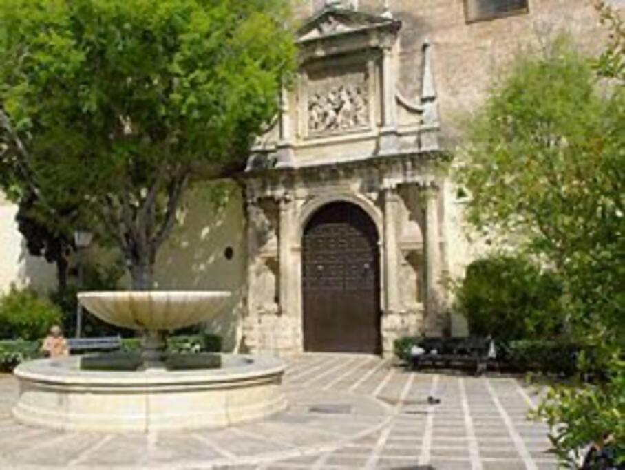 C Palacio Parking Segun Disponibilidad Sevilla Exterior foto