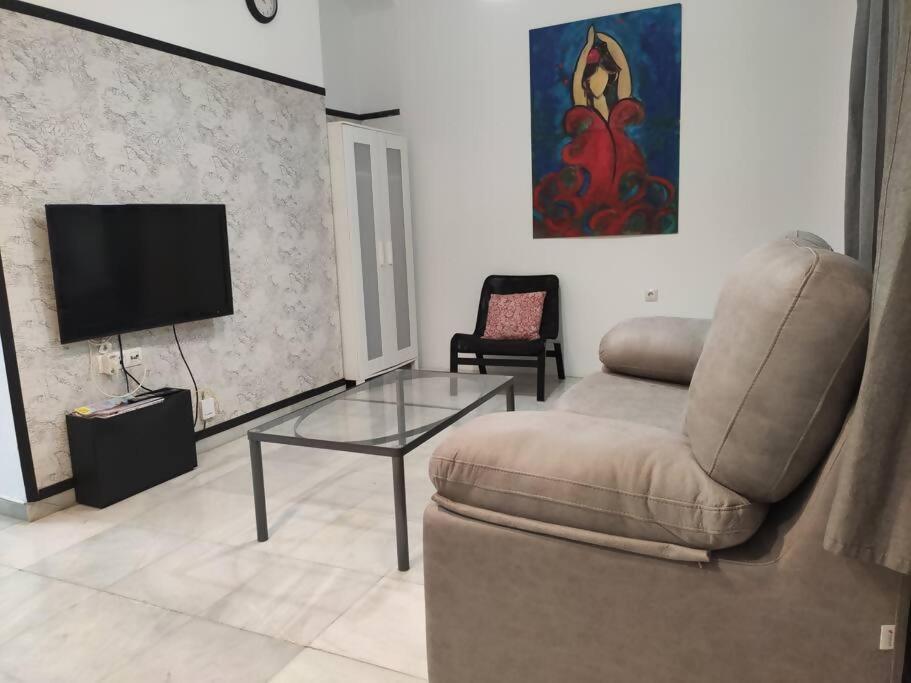 C Palacio Parking Segun Disponibilidad Sevilla Exterior foto